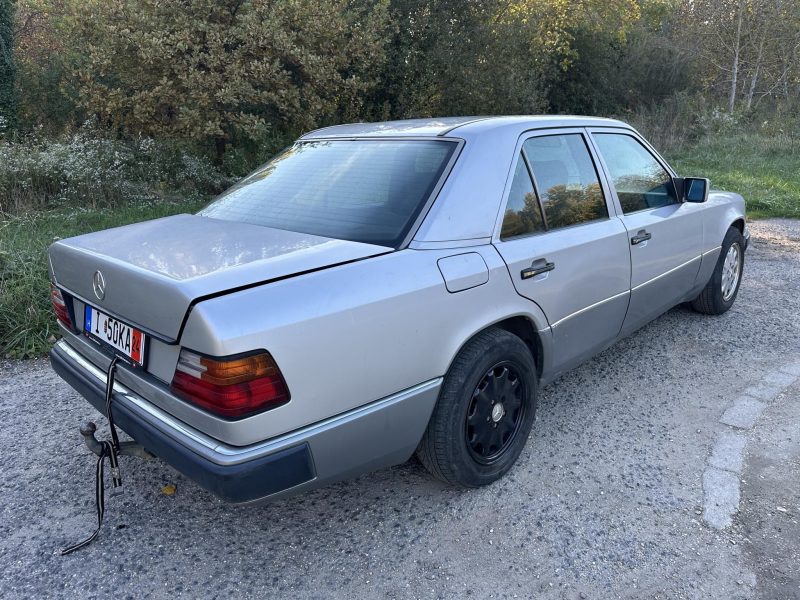 1992 Mercedes-Benz 200 oldtimer autó – Car-Garage Kft. Ráckeve – 3. fotó
