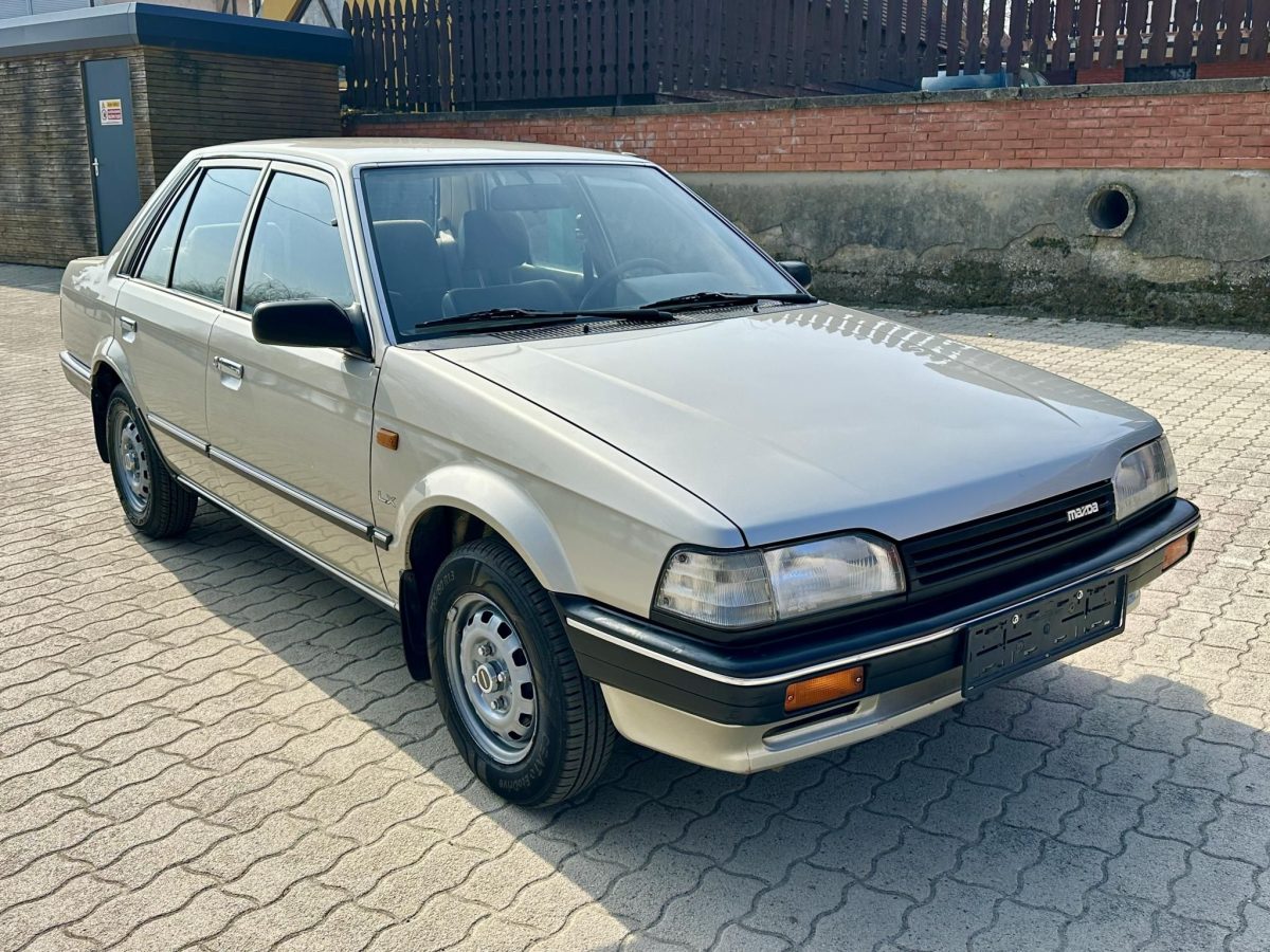 1988 Mazda 323 oldtimer autó – Car-Garage Kft. Ráckeve – 4. fotó