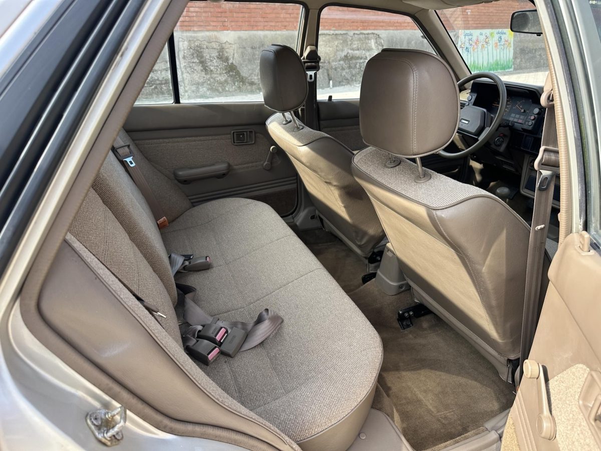 1988 Mazda 323 oldtimer autó – Car-Garage Kft. Ráckeve – 6. fotó