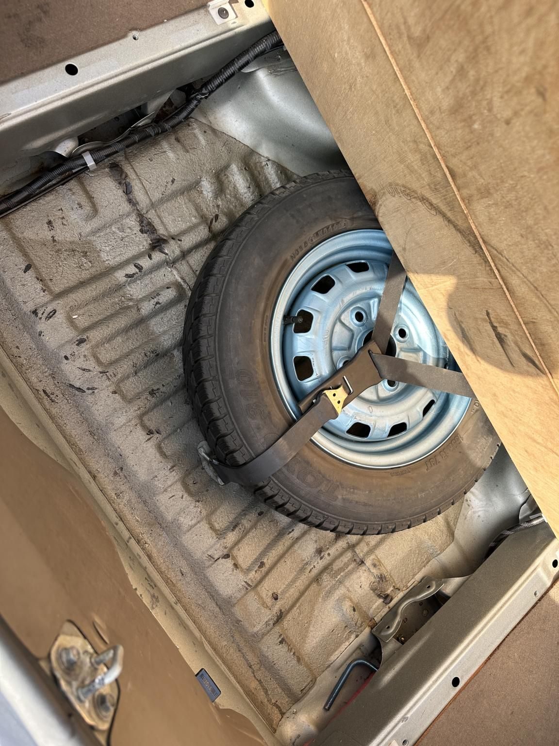 1988 Mazda 323 oldtimer autó – Car-Garage Kft. Ráckeve – 7. fotó