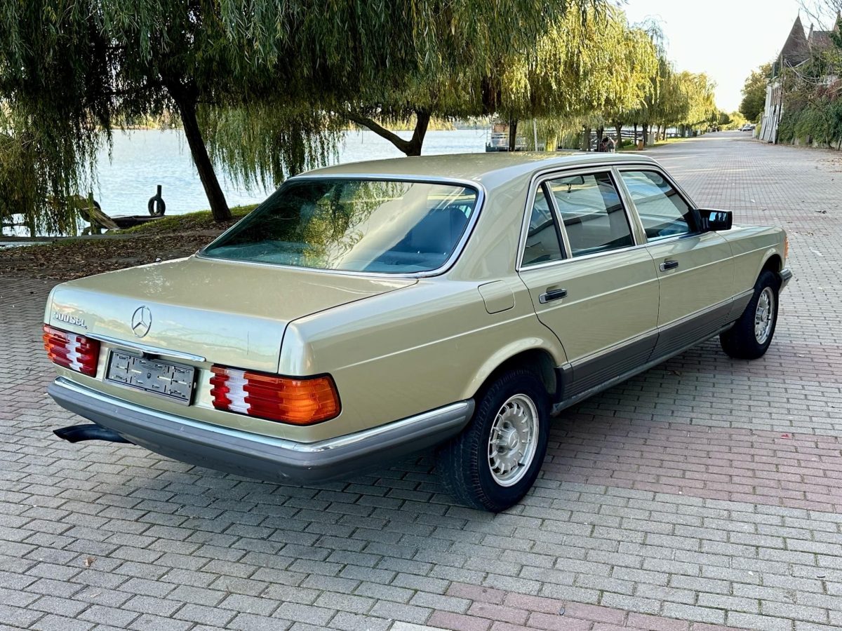 1982 Mercedes-Benz W 126 oldtimer autó – Car-Garage Kft. Ráckeve – 3. fotó