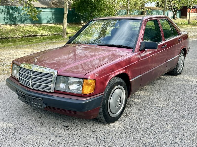 1991 Mercedes-Benz 190 oldtimer autó – Car-Garage Kft. Ráckeve
