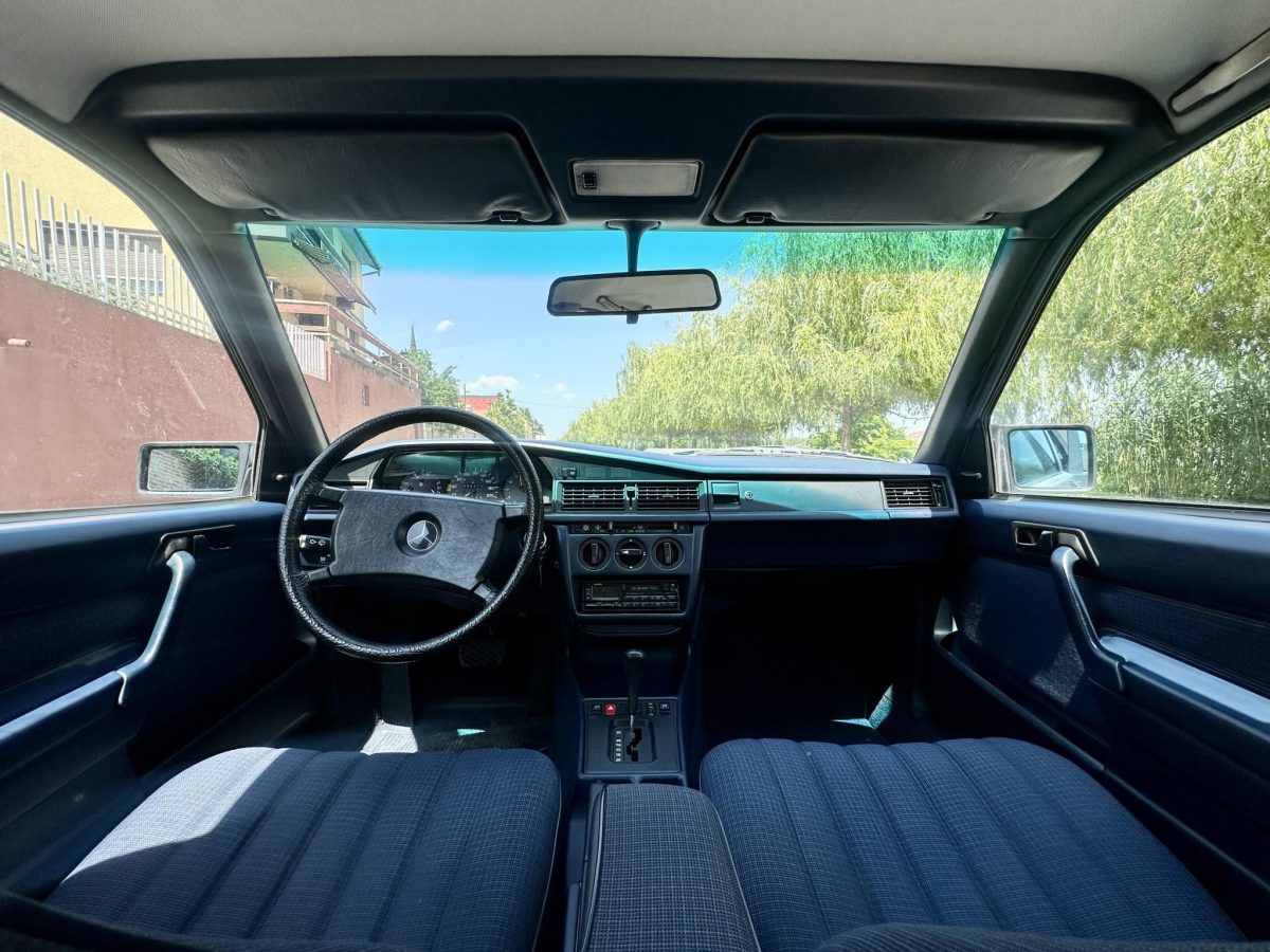 1983 Mercedes-Benz 190 oldtimer autó – Car-Garage Kft. Ráckeve – 7. fotó