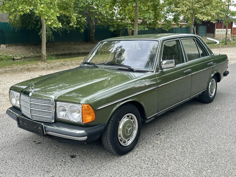 1976 Mercedes-Benz W 123 oldtimer autó – Car-Garage Kft. Ráckeve