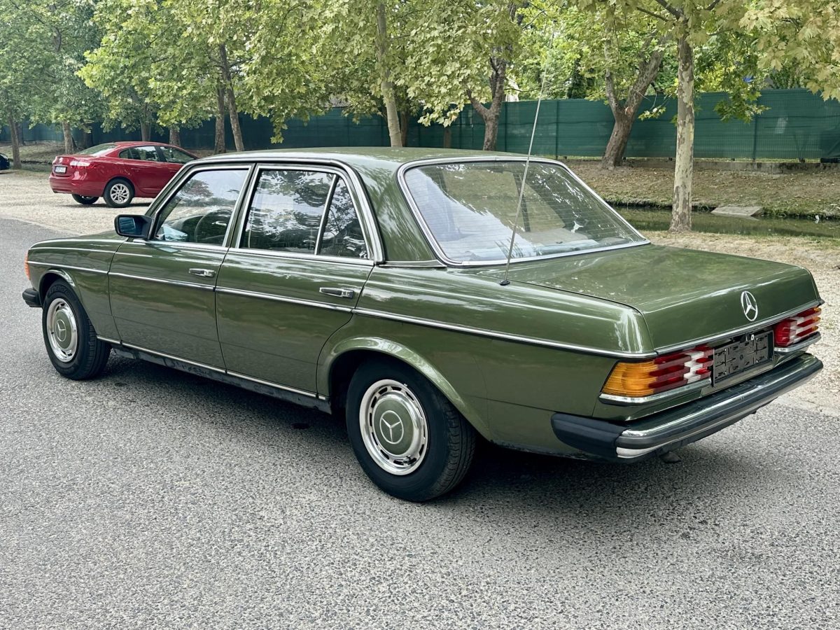 1976 Mercedes-Benz W 123 oldtimer autó – Car-Garage Kft. Ráckeve – 2. fotó