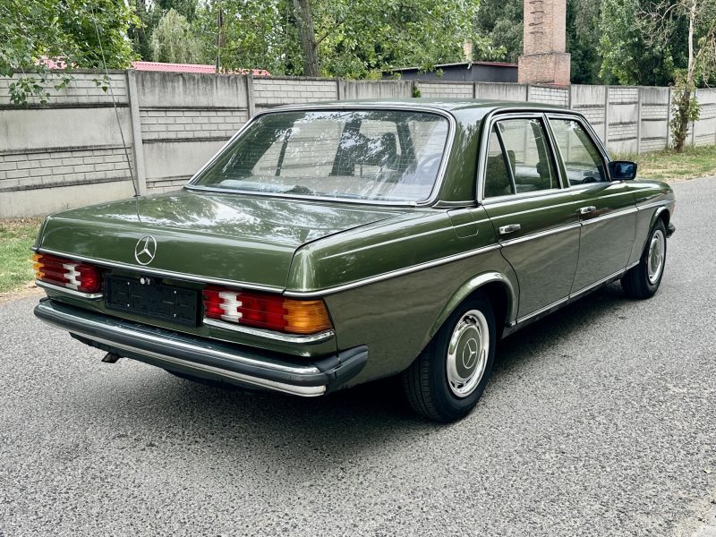 1976 Mercedes-Benz W 123 oldtimer autó – Car-Garage Kft. Ráckeve – 3. fotó