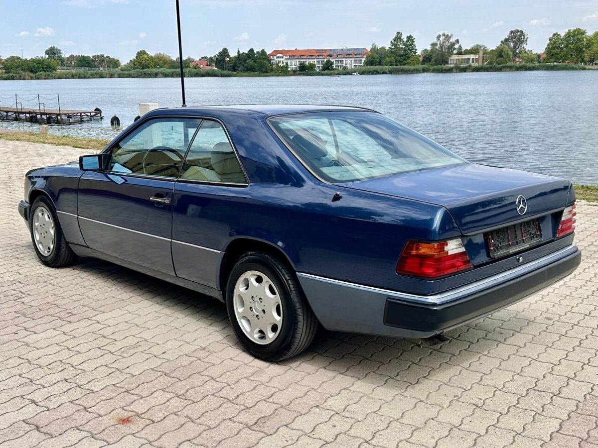 1991 Mercedes-Benz 300 oldtimer autó – Car-Garage Kft. Ráckeve – 2. fotó