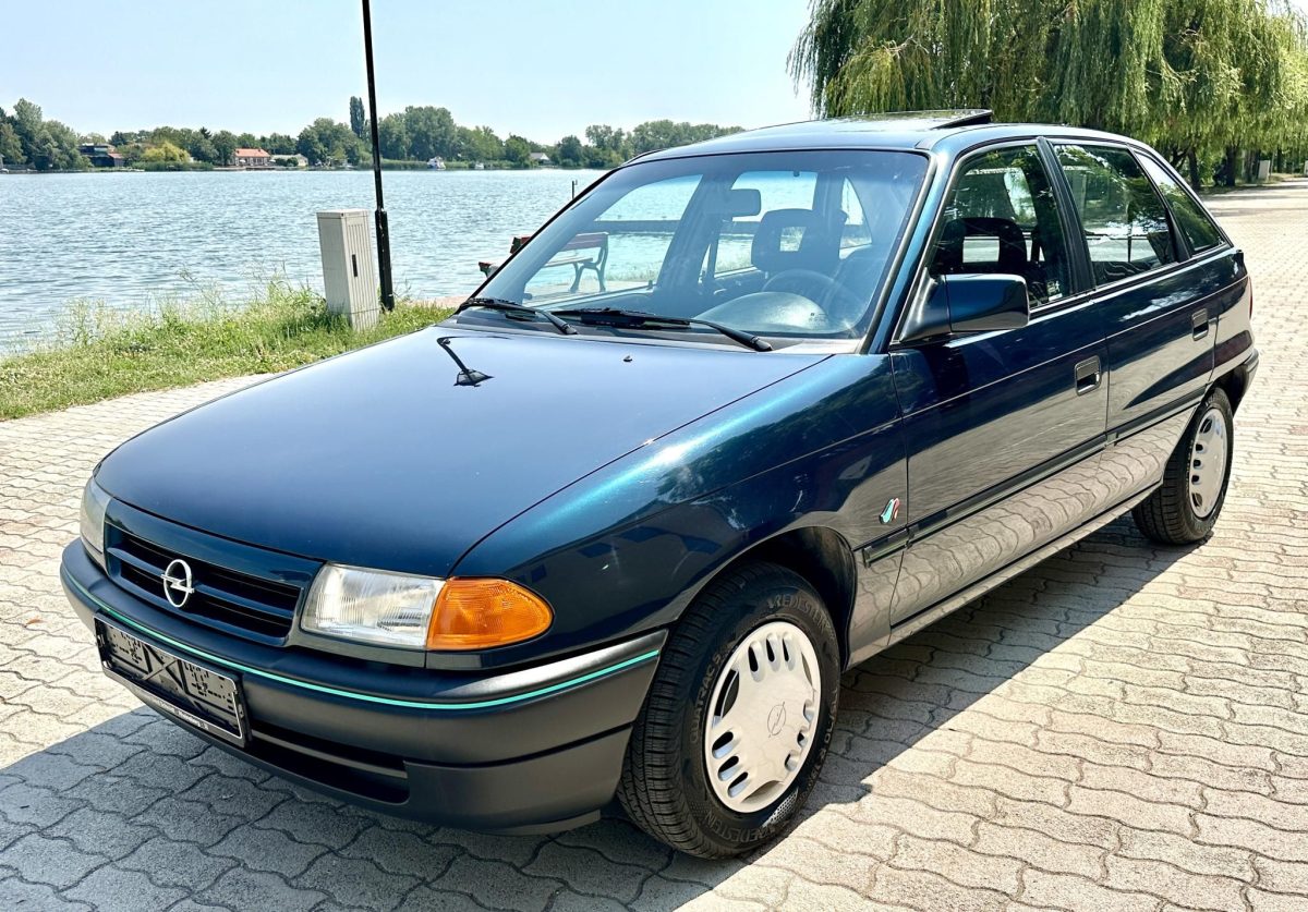 1993 Opel Astra F oldtimer autó – Car-Garage Kft. Ráckeve