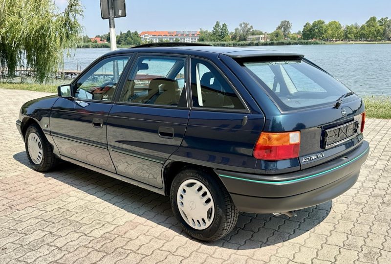 1993 Opel Astra F oldtimer autó – Car-Garage Kft. Ráckeve – 2. fotó