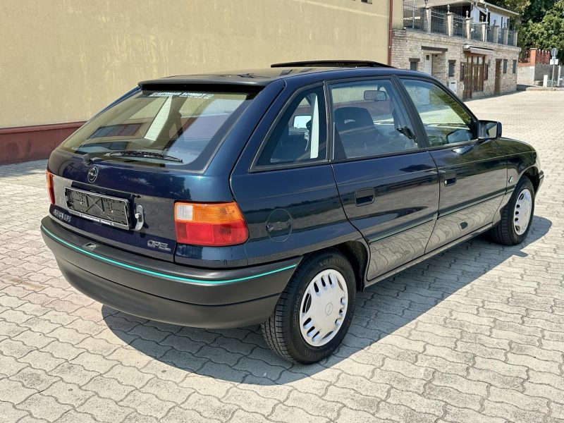 1993 Opel Astra F oldtimer autó – Car-Garage Kft. Ráckeve – 3. fotó