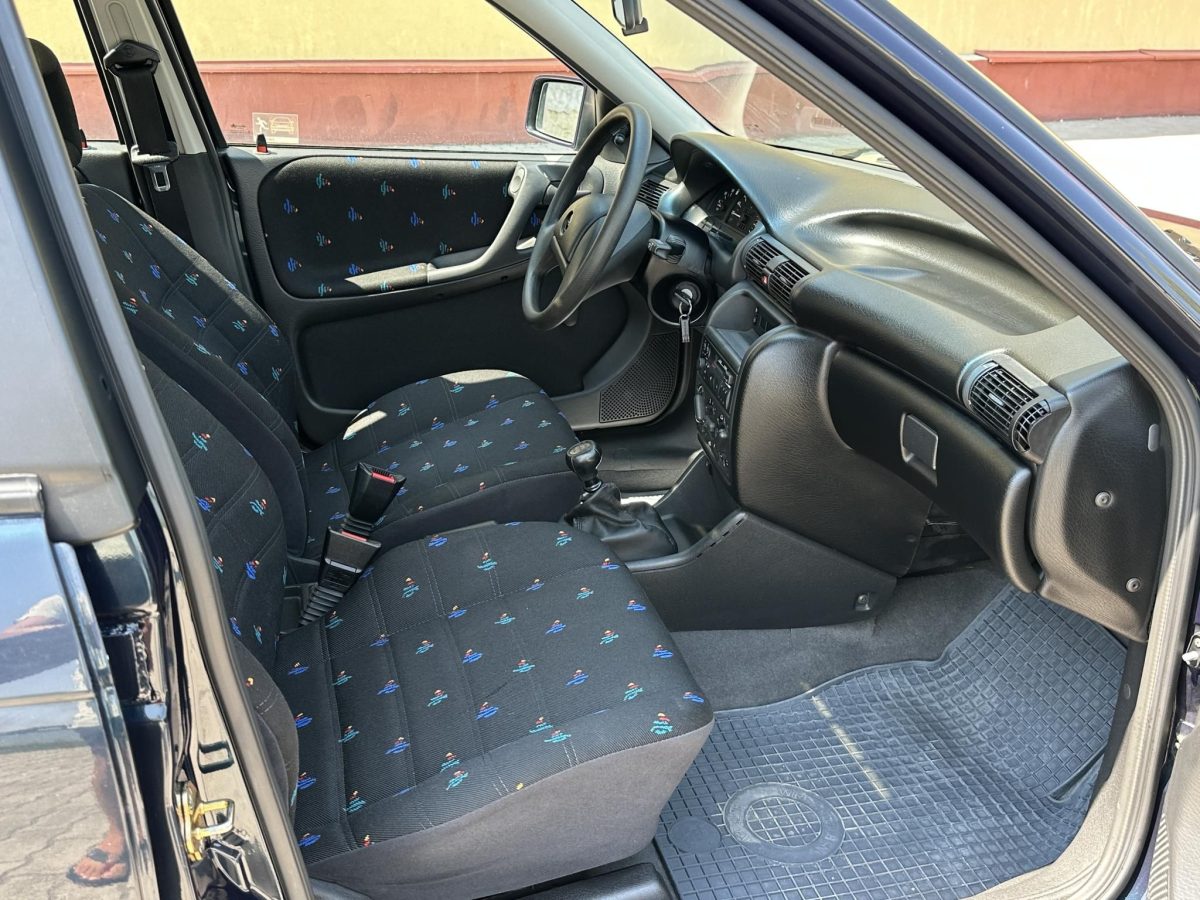 1993 Opel Astra F oldtimer autó – Car-Garage Kft. Ráckeve – 5. fotó
