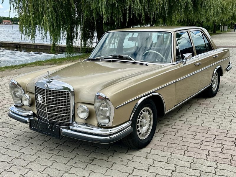 1971 Mercedes-Benz 280 oldtimer autó – Car-Garage Kft. Ráckeve