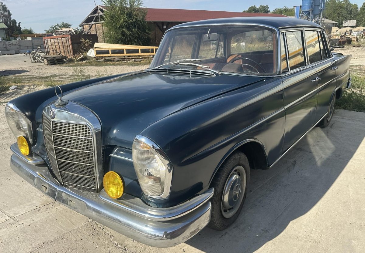 1968 Mercedes-Benz W 111 oldtimer autó – Car-Garage Kft. Ráckeve