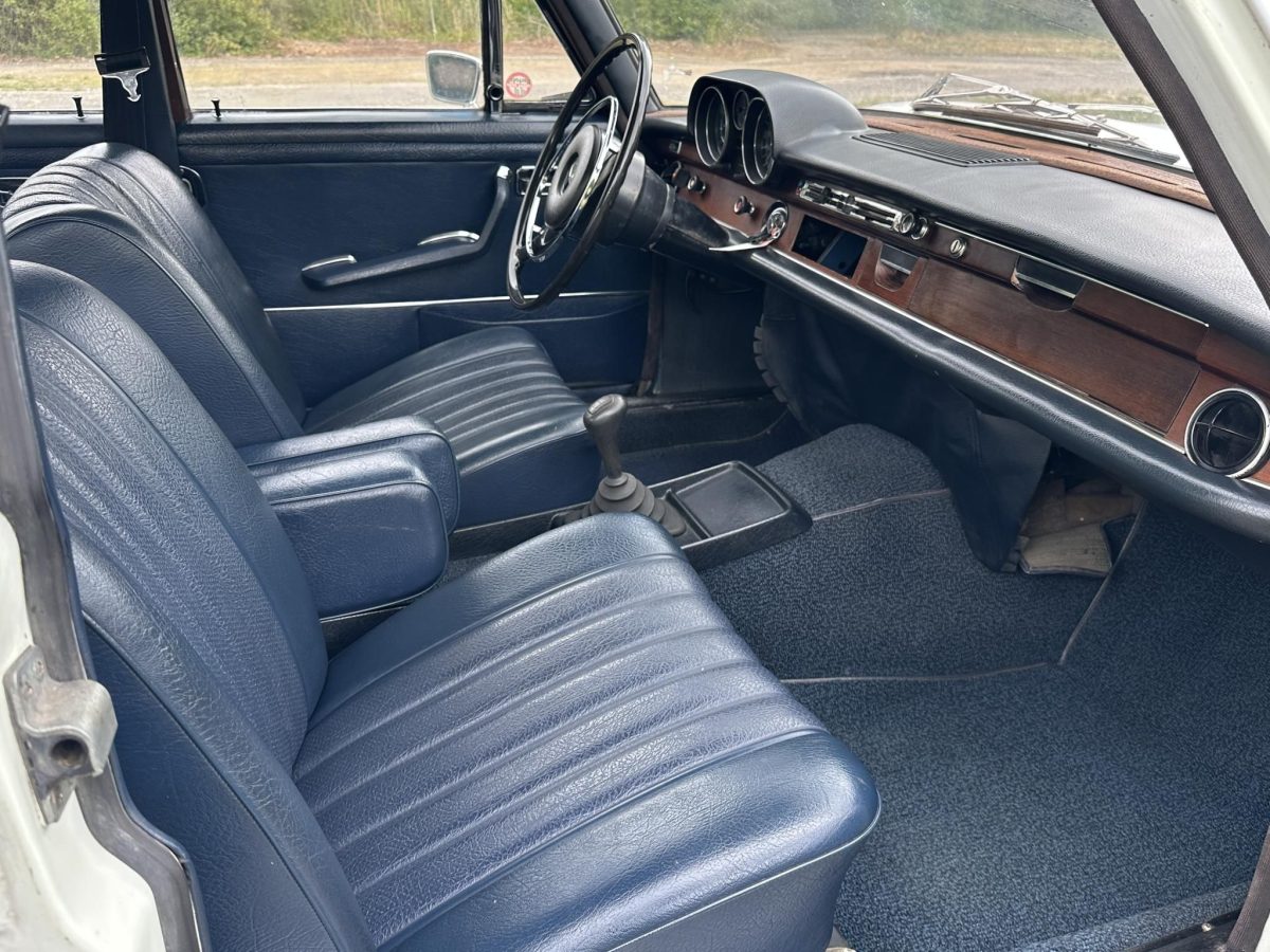 1972 Mercedes-Benz 280 oldtimer autó – Car-Garage Kft. Ráckeve – 6. fotó