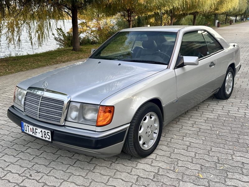 1991 Mercedes-Benz 300 oldtimer autó – Car-Garage Kft. Ráckeve