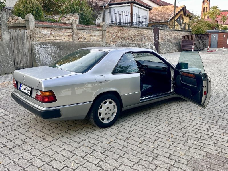 1991 Mercedes-Benz 300 oldtimer autó – Car-Garage Kft. Ráckeve – 3. fotó